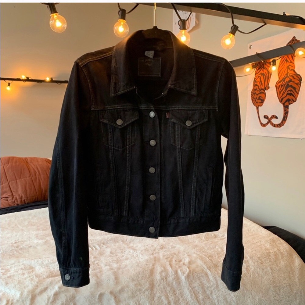 Levi’s Crop Denim Trucker Jacket